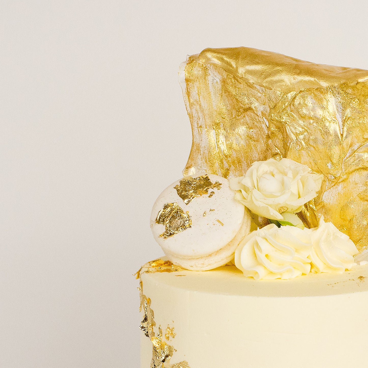 Cute Cakes and Co, wedding cake, engagement party, 50 birthday cakes, 40th birthday cakes ,Cake Shop Mitchelton, white and gold cakes, Brisbane Cake, Cupcakes Brisbane, Macarons Brisbane
