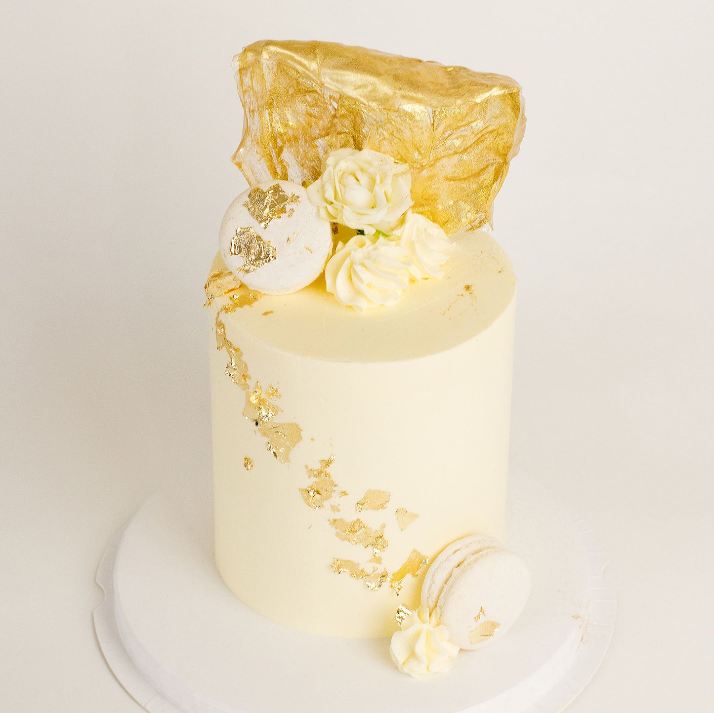 Cute Cakes and Co, wedding cake, engagement party, 50 birthday cakes, 40th birthday cakes ,Cake Shop Mitchelton, white and gold cakes, Brisbane Cake, Cupcakes Brisbane, Macarons Brisbane
