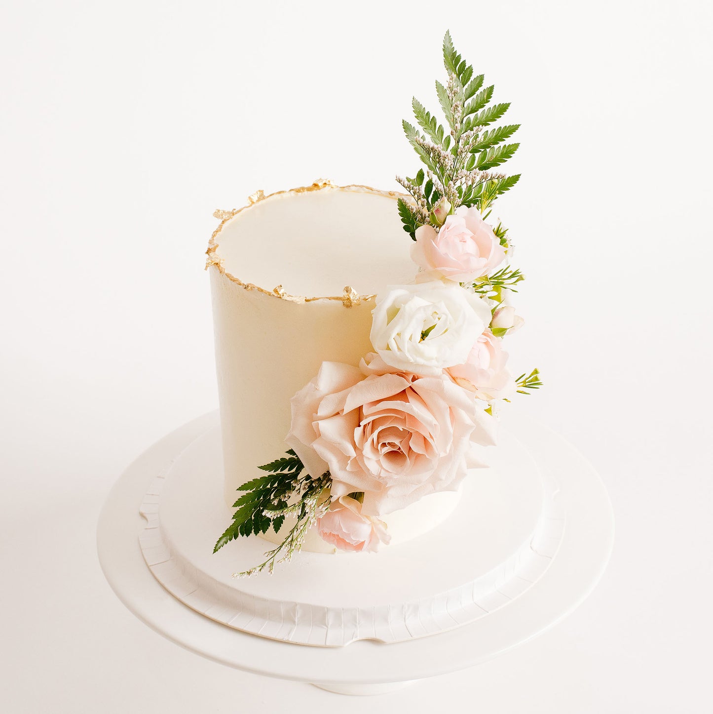 Brisbane birthday cakes with delicious buttercream and macarons, Cute Cakes & Co, Cute Cakes and Co, Cute Cakes Co, Cakes near me, Beautiful cakes, elopement cakes, engagement cakes, 80th Birthday cakes,