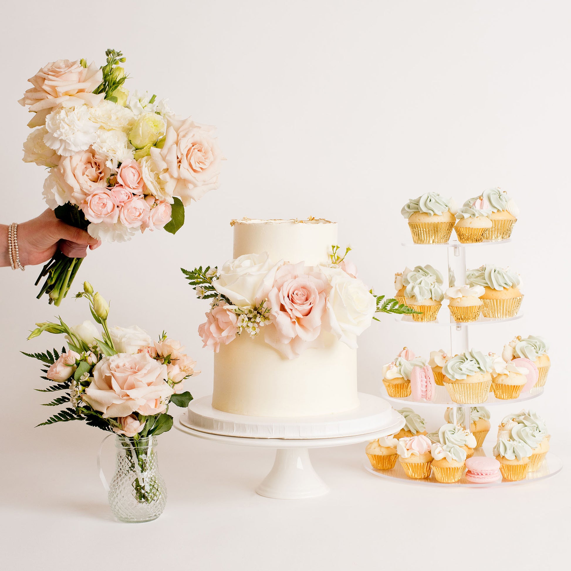 Wedding cake, Cute Cakes and Co, fresh flowers, buttercream, elopement cake, engagement cake, cakes near me, delivery, two tier, Vintage cakes , wedding cake packages