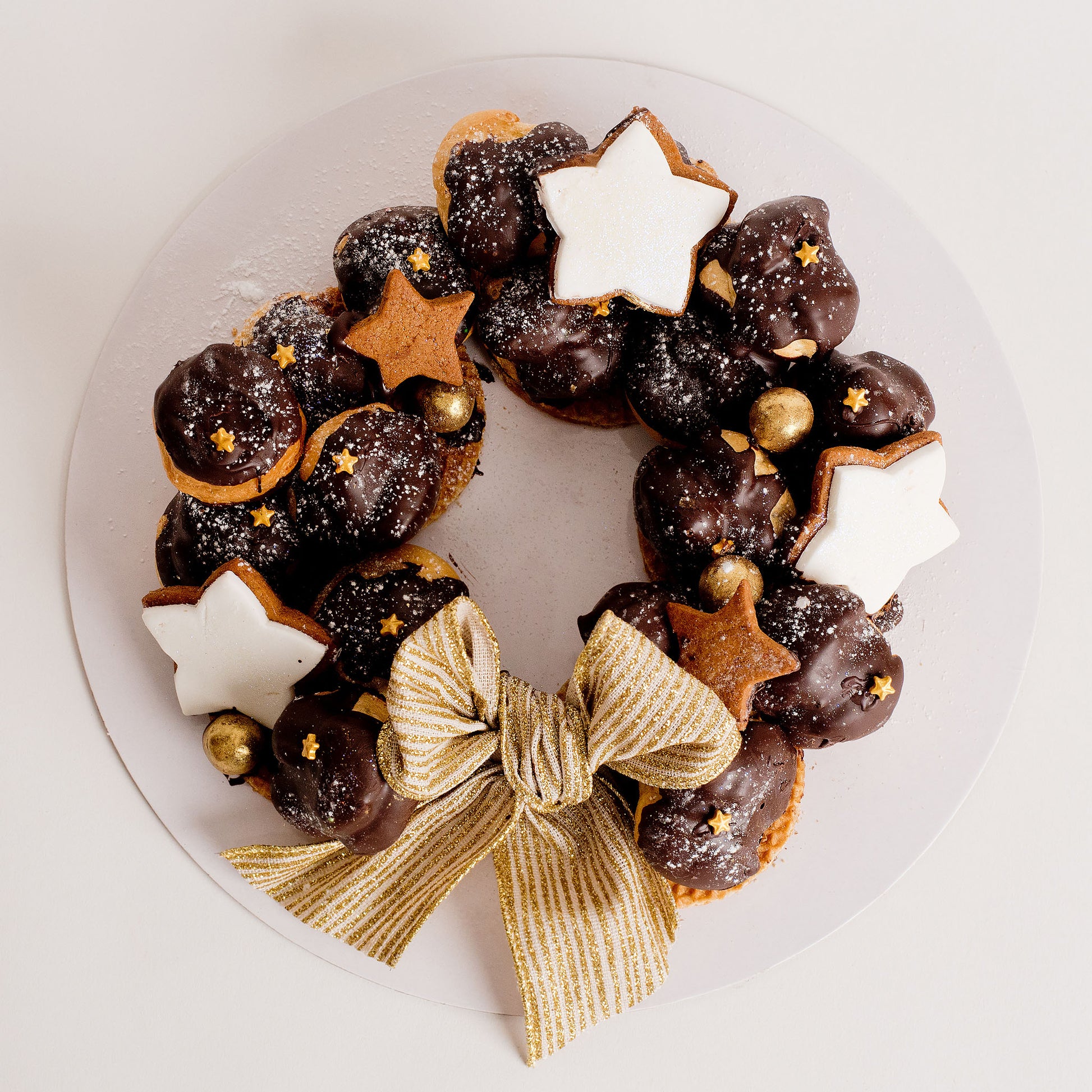 Christmas gift, delicious gift, Cute Cakes & co, cakes in Brisbane, Christmas wreath, cream puffs,  Christmas cupcakes, cake at Mitchelton, cake shop near me,