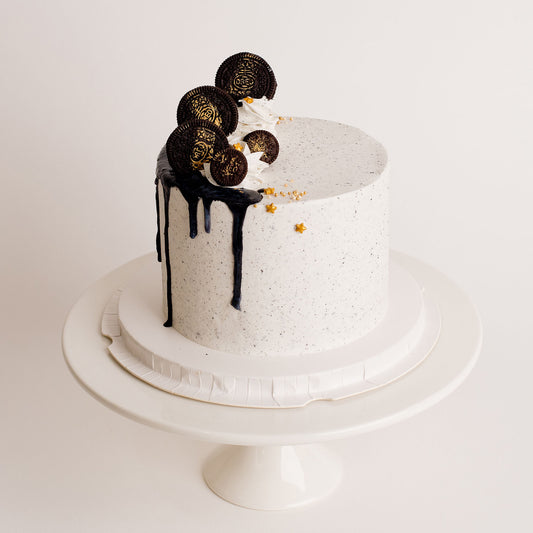 Vegan birthday cake, red velvet vegan cake, no eggs birthday cake, no dairy birthday cake , Cookies and cream birthday cake, Vegan cake, vegan cake near me, eggless cake, male vegan cake, cute cakes and co, vegan cake for boy