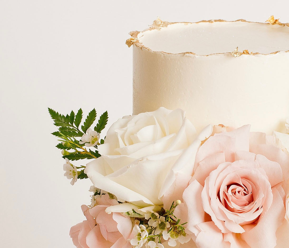 Wedding cake, Cute Cakes and Co, fresh flowers, buttercream, elopement cake, engagement cake, cakes near me, delivery, two tier, Vintage cakes