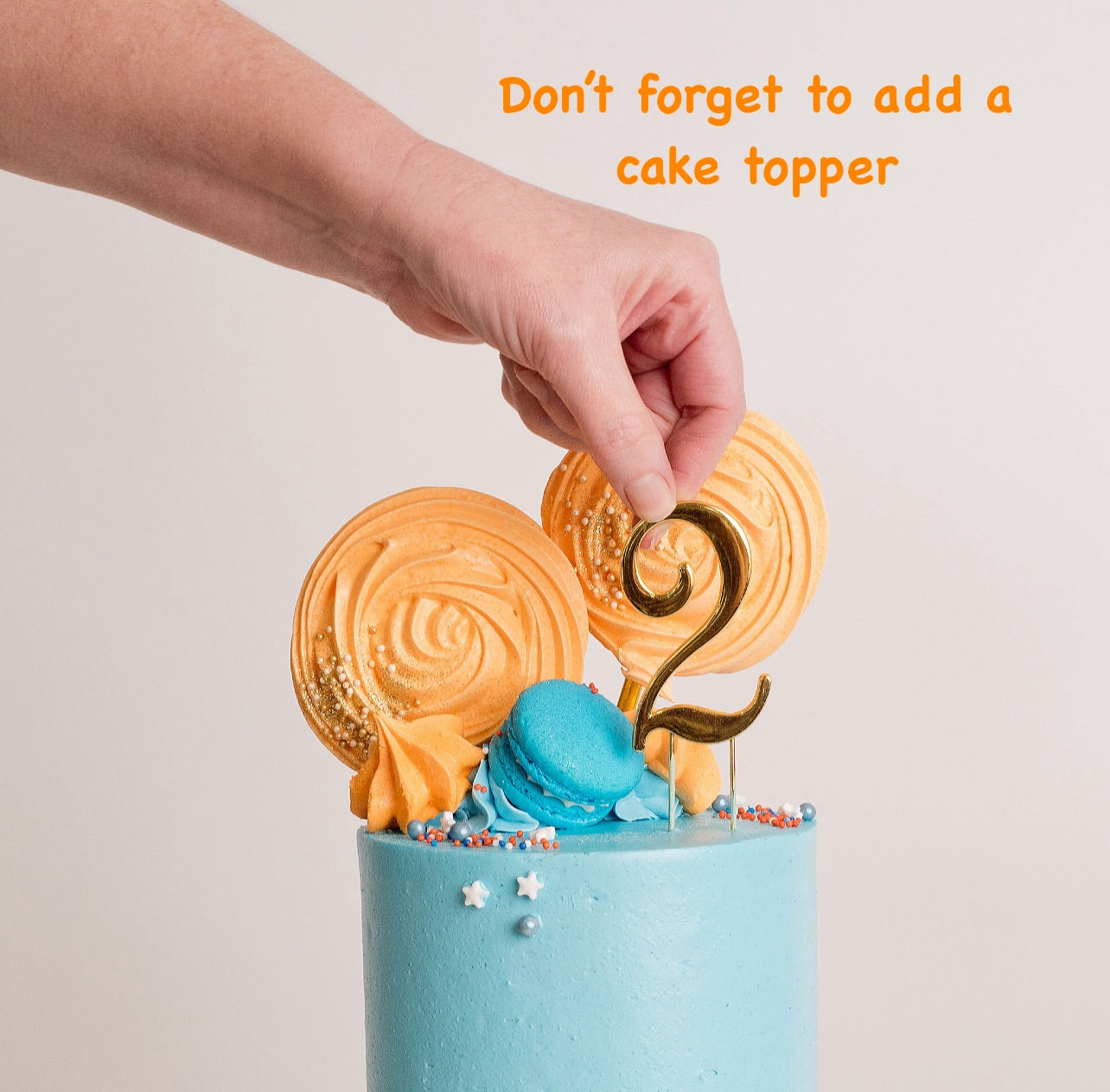 Cute Cakes and Co, Bluey cake, Cake Shop Mitchelton, bluey cupcakes, Brisbane Cake, Cupcakes Brisbane, Green and white cakes, Macarons