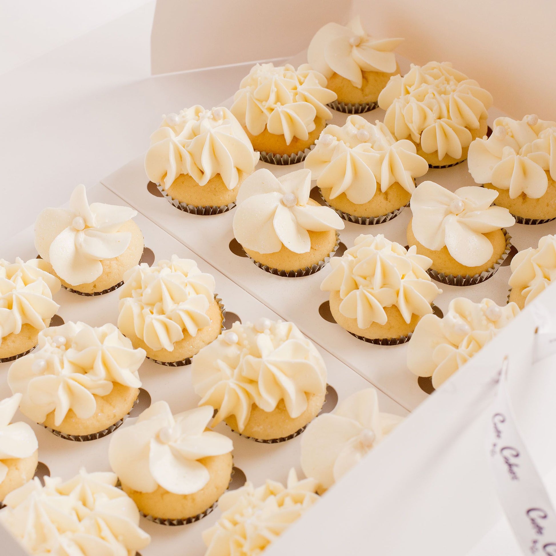 Wedding cake, Cute Cakes and Co, fresh flowers, buttercream, elopement cake, engagement cake, cakes near me, delivery, two tier, Vintage cakes , wedding cake packages, Cupcakes
