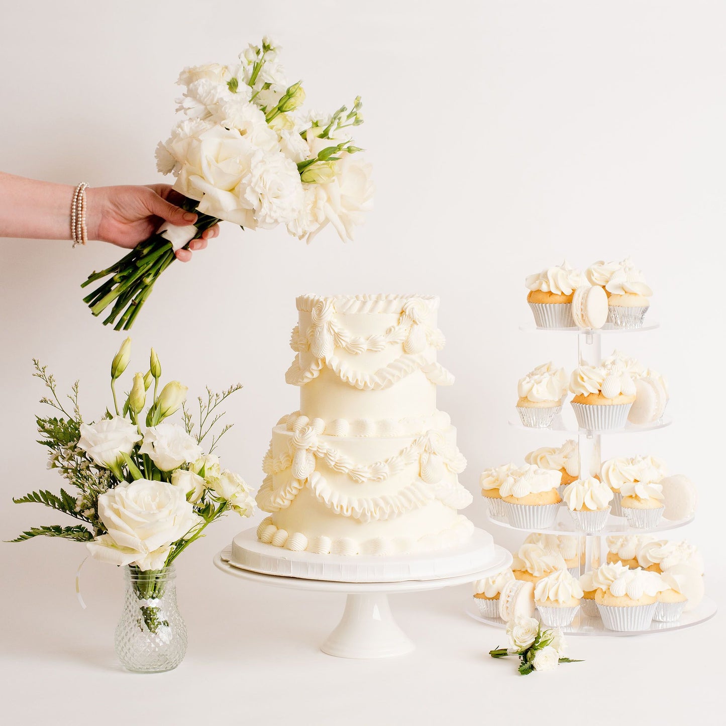 Wedding cake, Cute Cakes and Co, fresh flowers, buttercream, elopement cake, engagement cake, cakes near me, delivery, two tier, Vintage cakes , wedding cake packages, Cupcakes