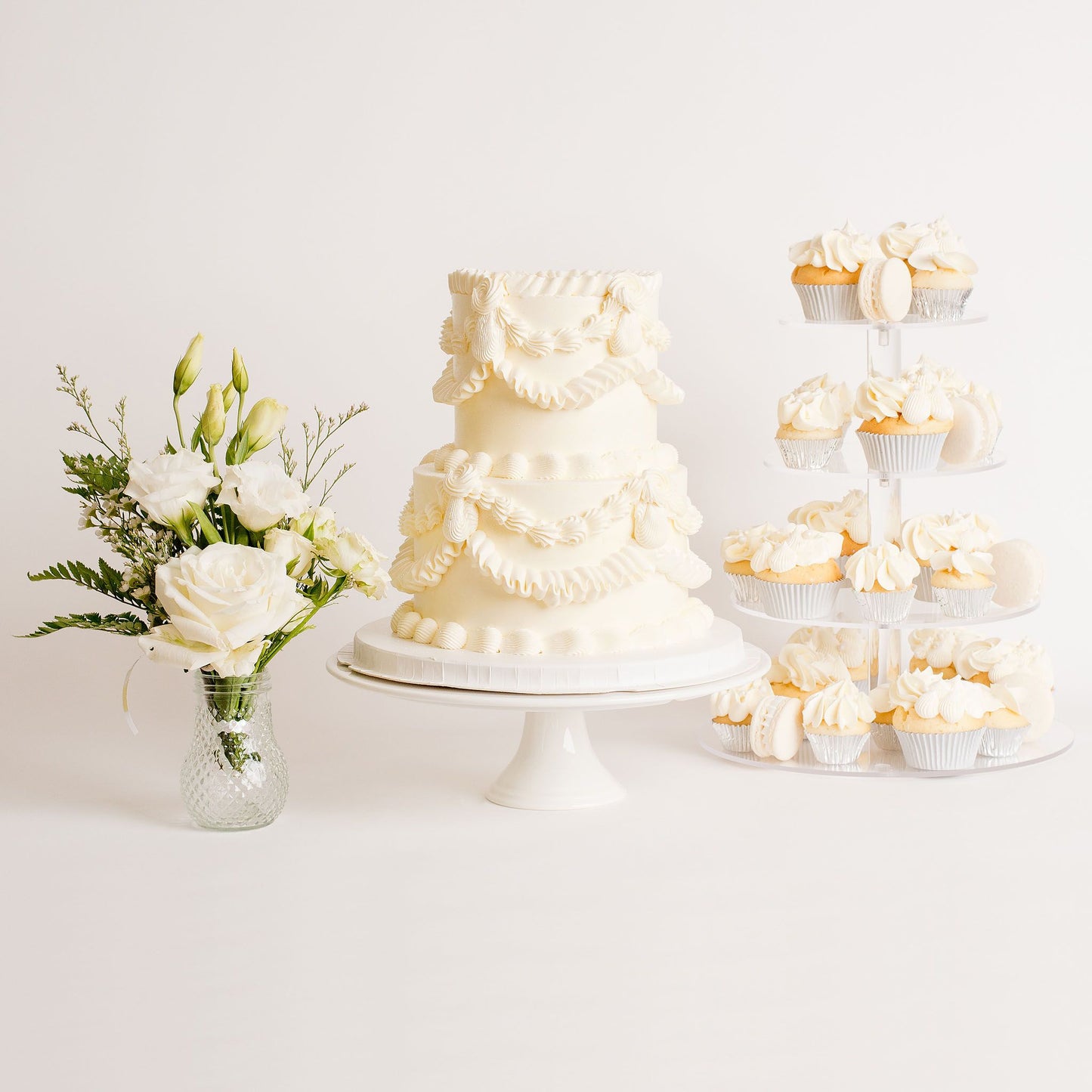 Wedding cake, Cute Cakes and Co, fresh flowers, buttercream, elopement cake, engagement cake, cakes near me, delivery, two tier, Vintage cakes , wedding cake packages, Cupcakes