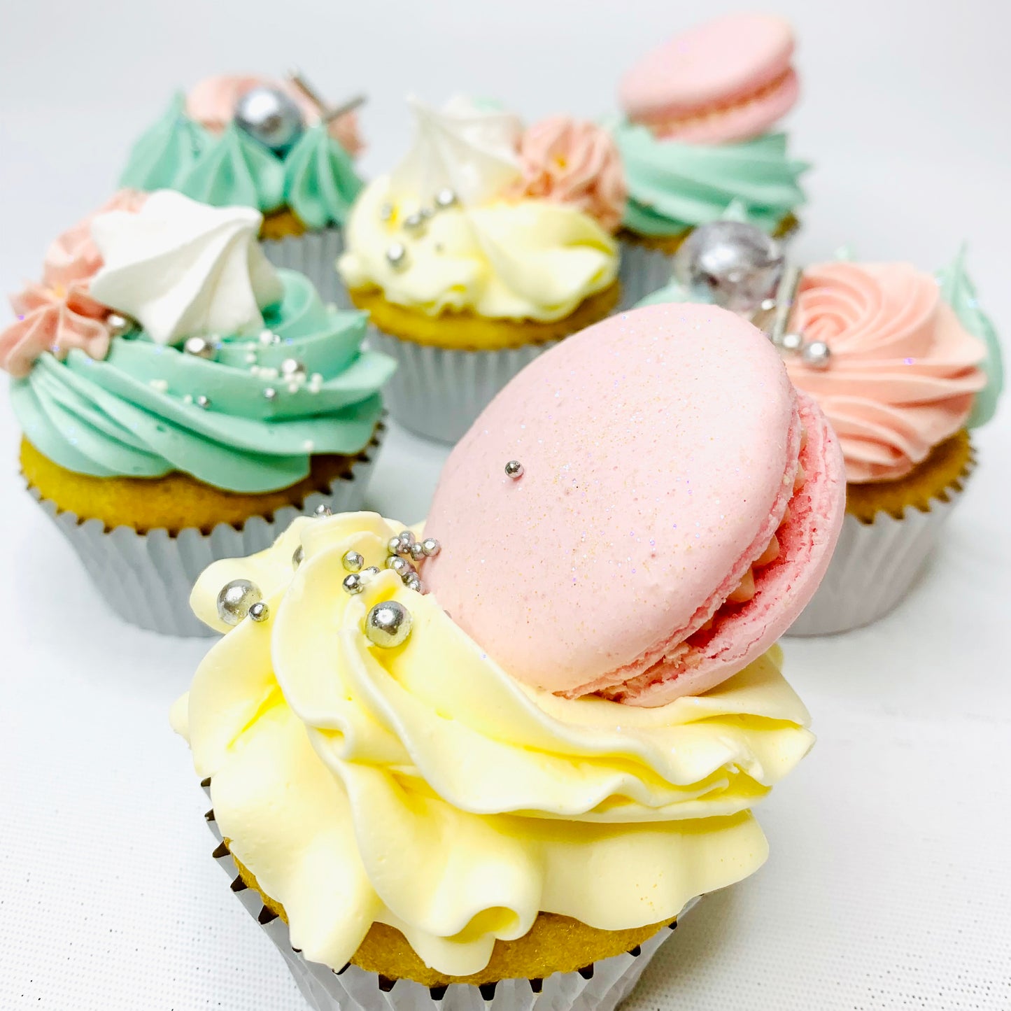 pink cupcakes, decorated cupcakes, girl cupcakes, cup cakes, cupcakes, Brisbane cup cakes, Brisbane cupcakes, cakes home delivered, cakes home-delivered, Brisbane home delivered cakes, Cute Cakes & Co, Cute Cakes and Co