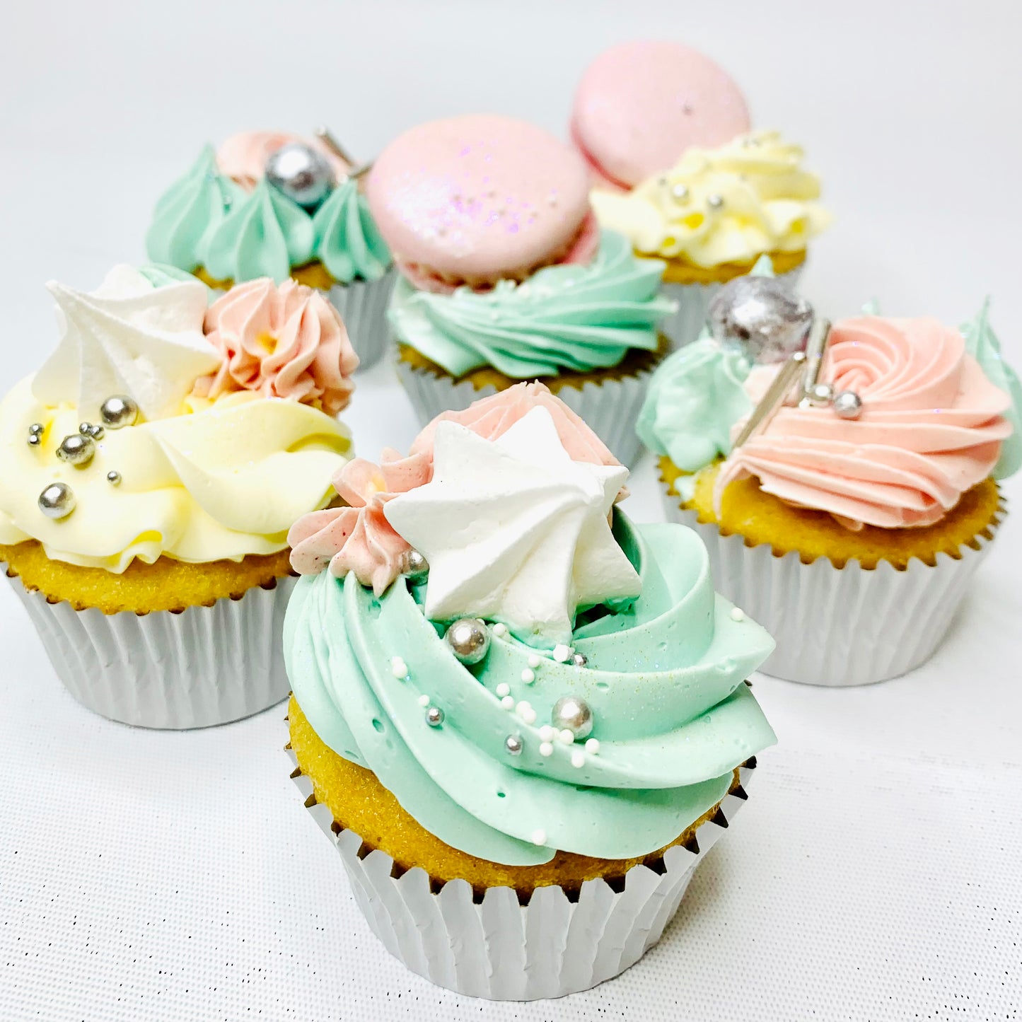 pink cupcakes, decorated cupcakes, girl cupcakes, cup cakes, cupcakes, Brisbane cup cakes, Brisbane cupcakes, cakes home delivered, cakes home-delivered, Brisbane home delivered cakes, Cute Cakes & Co, Cute Cakes and Co