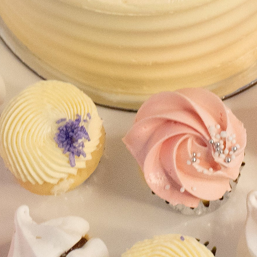 Mini cupcakes to match Melissa cake, Cute Cakes & Co  