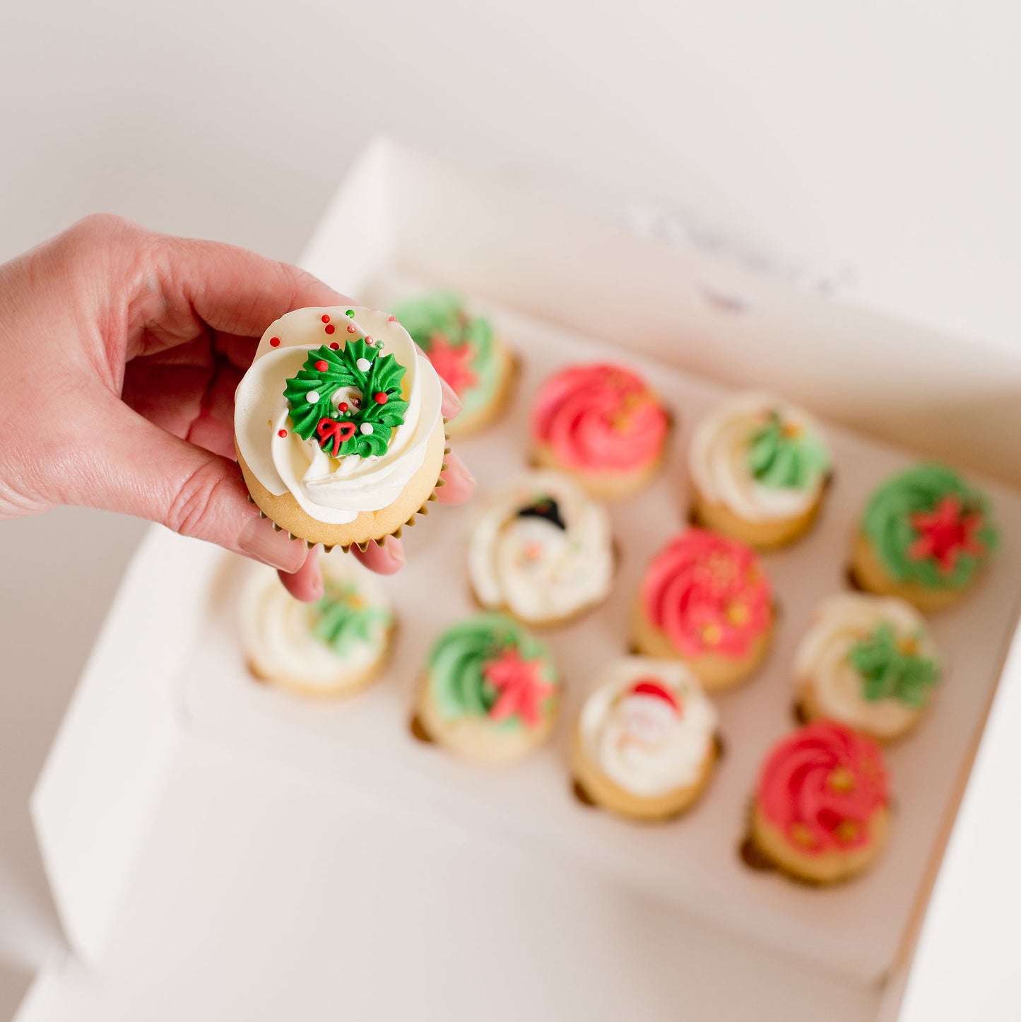 Christmas gift, delicious gift, Cute Cakes & co, cakes in Brisbane, Cute mini Christmas cupcakes, Christmas cupcakes, cake at Mitchelton, cake shop near me, mini cupcakes