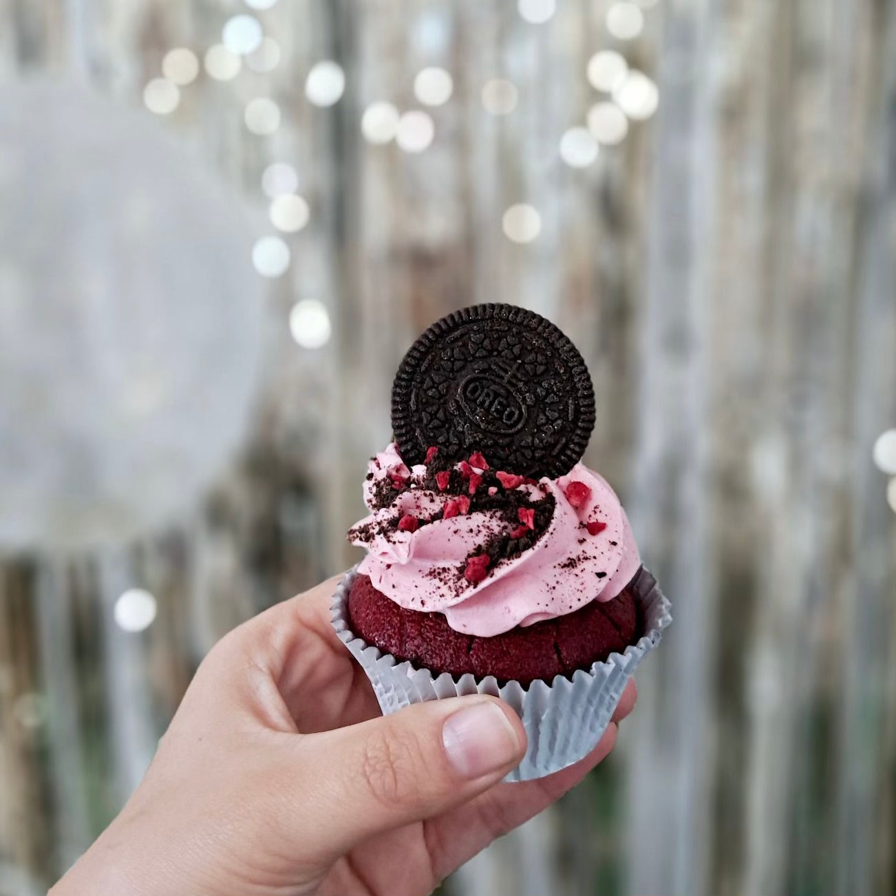 Vegan Berry & Oreo's Cupcakes - Red Velvet