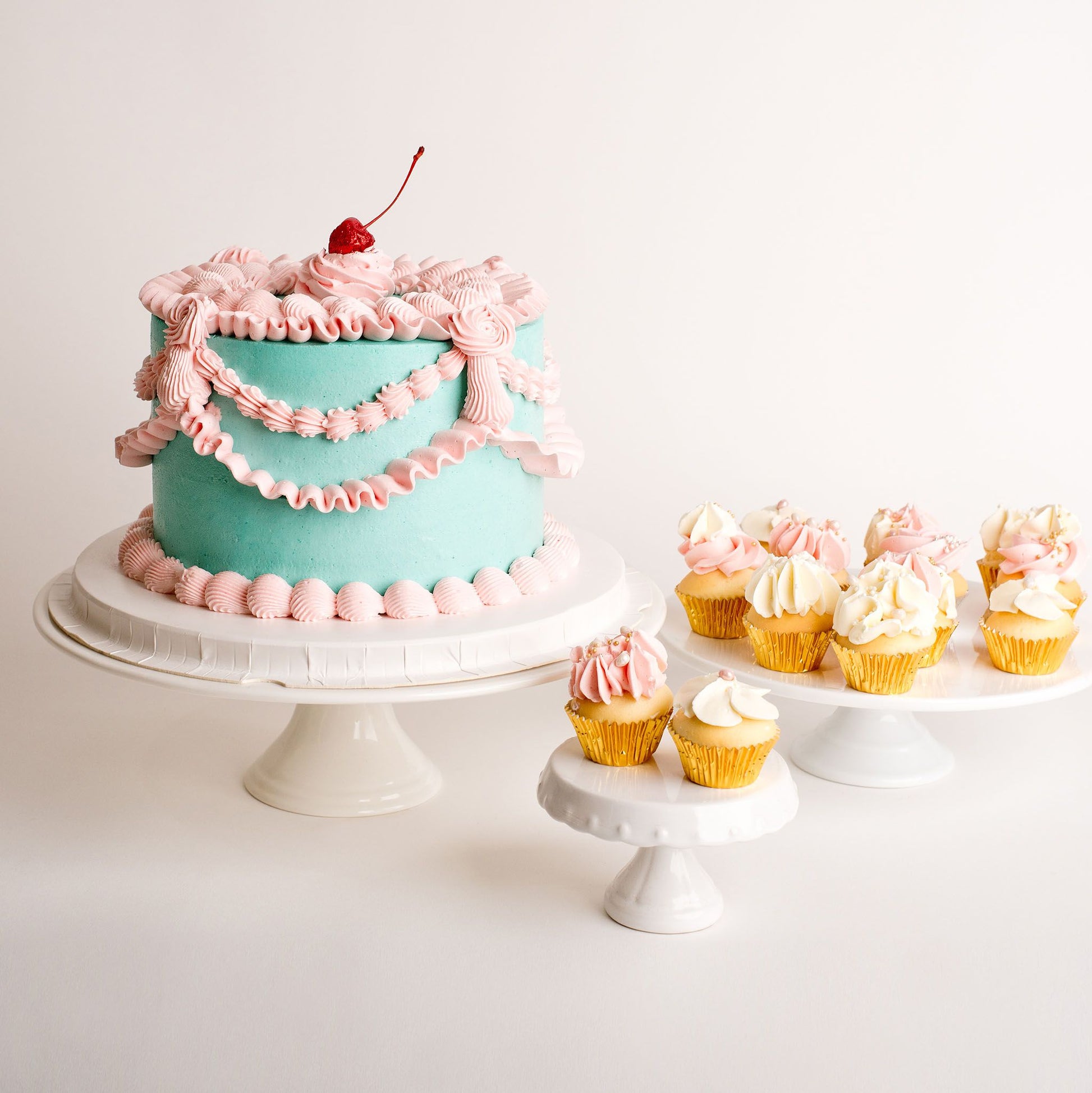 Vintage cakes, Cute Cakes and co, sweet cakes, Bridgerton, Bridgerton party, Cake near me, Vintage style cakes, Cute Cakes 