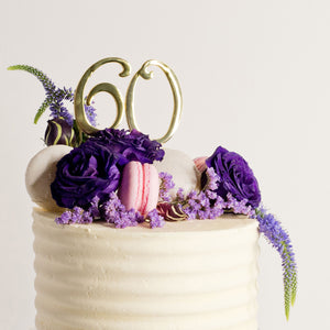 Buttercream cake decorated with fresh flowers and macarons, cakes for women, women's birthday cakes, birthday cakes, Brisbane cakes, Brisbane cakes, Brisbane cake shop, cakes home delivered, cakes home-delivered, Brisbane home delivered cakes, Cute Cakes & Co, Cute Cakes and Co