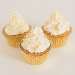 white cupcakes, decorated cupcakes, gold leaf cupcakes, cakes home delivered, cakes home-delivered Brisbane home delivered cakes, Brisbane home delivered cupcakes, cup cakes, cupcakes, Brisbane cup cakes, Brisbane cupcakes, Cute Cakes & Co, Cute Cakes and Co