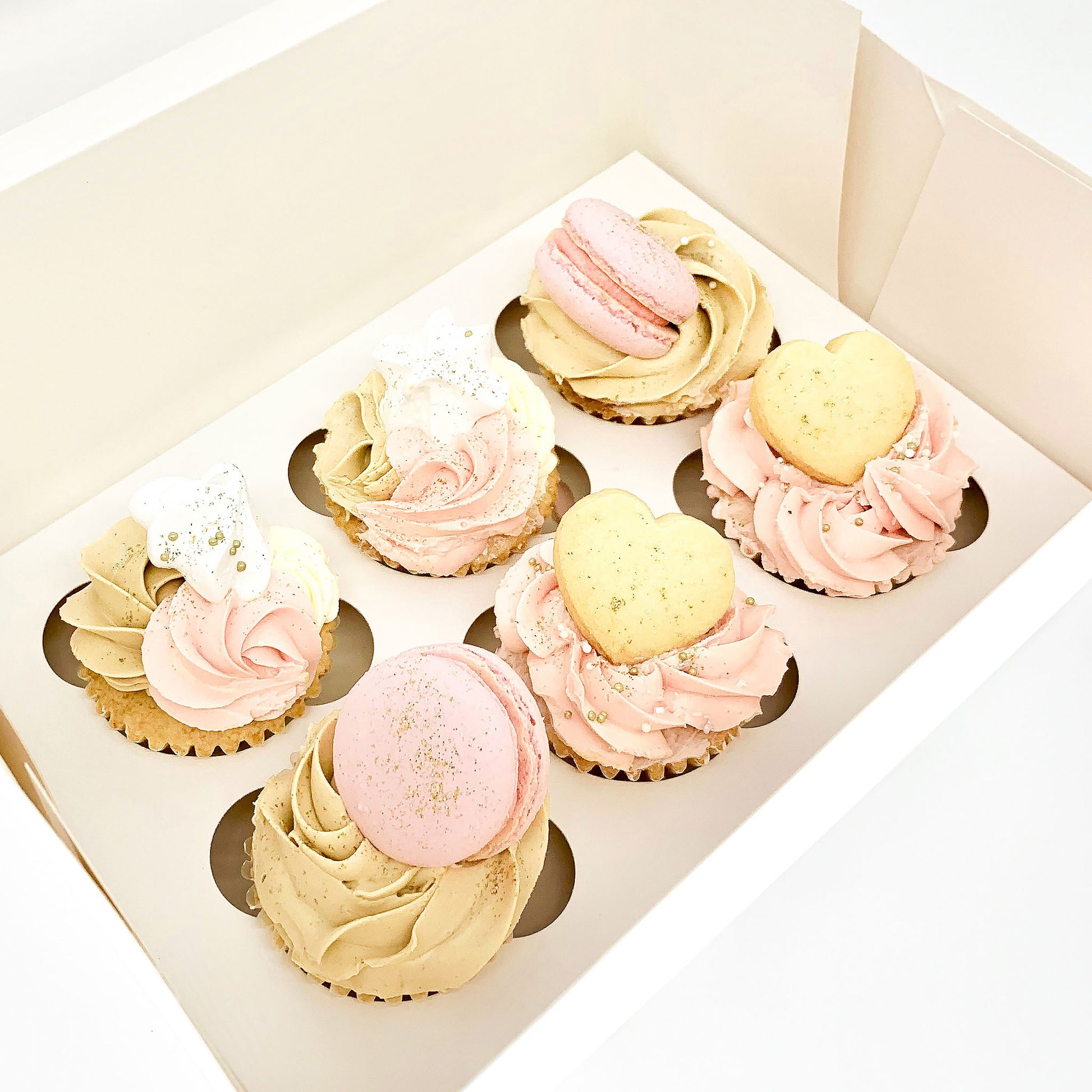 blush pink cupcakes, decorated cupcakes, girl cupcakes, cup cakes, cupcakes, Brisbane cup cakes, Brisbane cupcakes, cakes home delivered, cakes home-delivered, Brisbane home delivered cakes, Cute Cakes & Co, Cute Cakes and Co